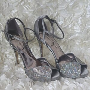 Audrey Brooke Sparkling Silver Heels Size 9